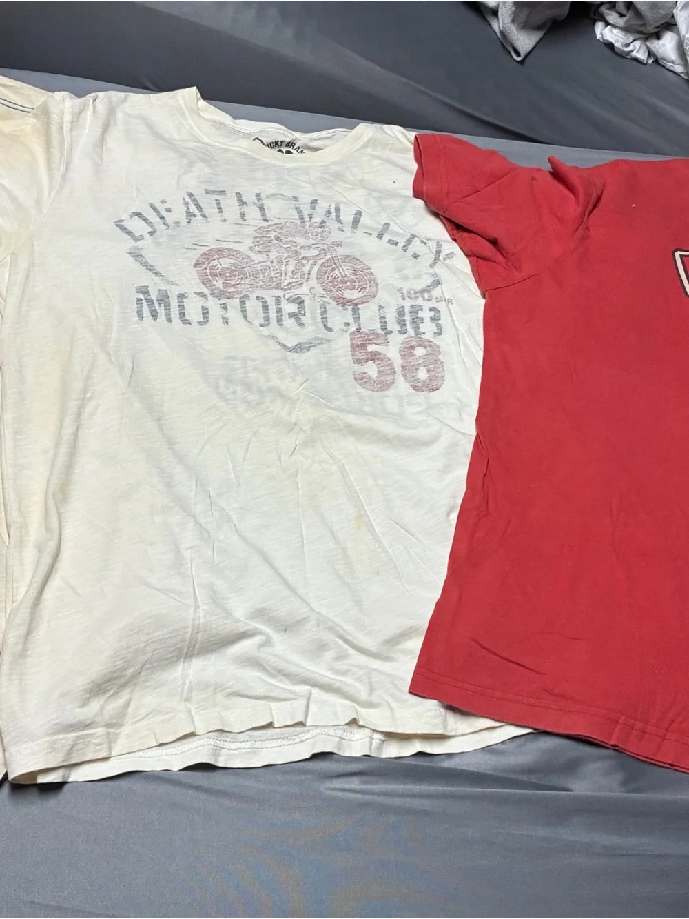 3-Piece Graphic T-Shirt Lot – Georgia Bulldogs, Gap ‘69 and Lucky Brand